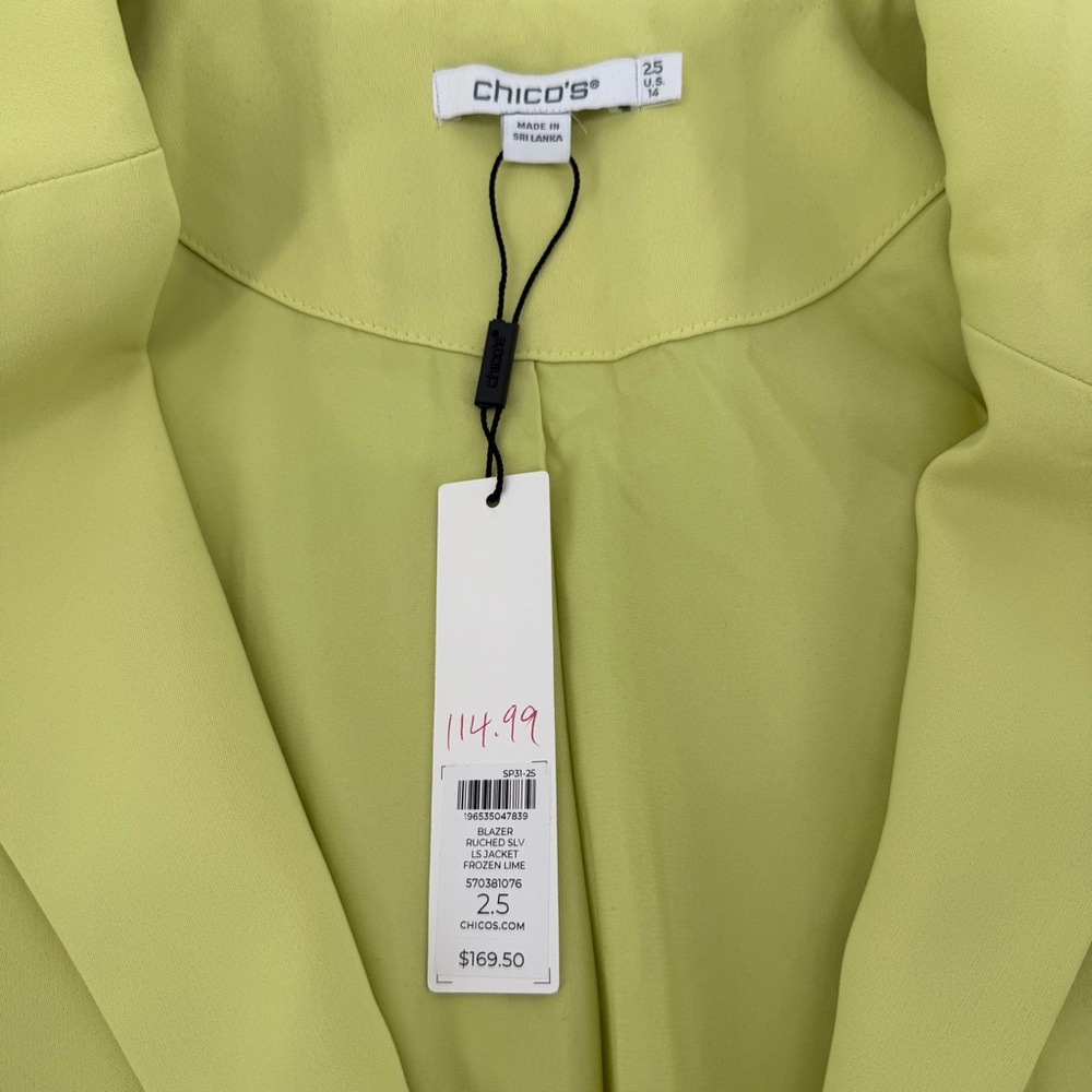 NWT Chico's Ruched Sleeve Blazer Notched Lapel Frozen Lime Size 14 (Chico's 2.5) - Picture 4 of 9